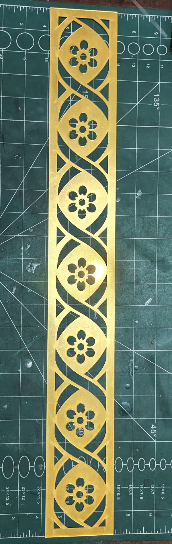 Elegant Golden Acrylic Floral Panel – Laser-Cut Decorative Strip